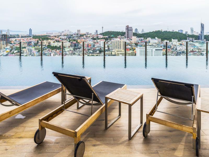 Favstay - The Base Central Паттая Екстер'єр фото